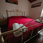 Toro House Noto