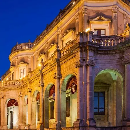 Toro House Noto