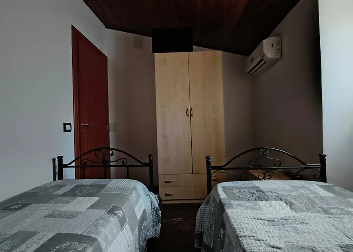 Toro House * Noto