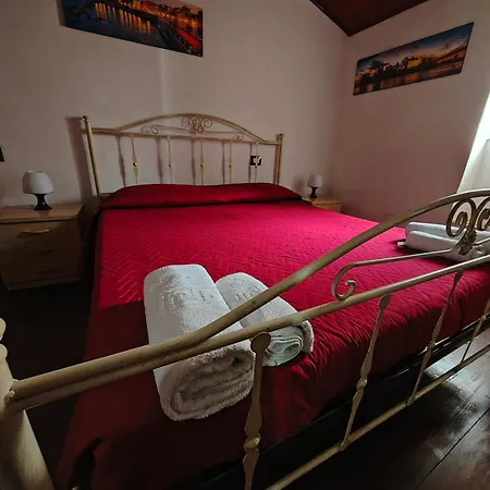 Toro House Noto